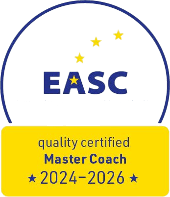 Zertifikat mit der Aufschrift: Qualitätszertifikat zum Master Coach 2024–2026, ausgestellt von der EASC – European Association for Supervision and Coaching.